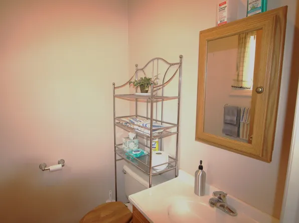 425 Davis Avenue image 17 of 22