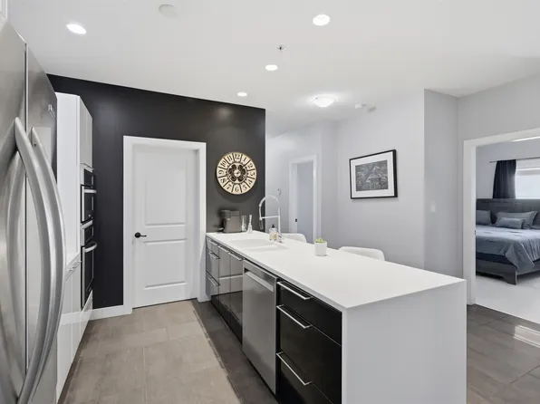 5170 Dallas Dr #411, Kamloops, BC V2C 0C7