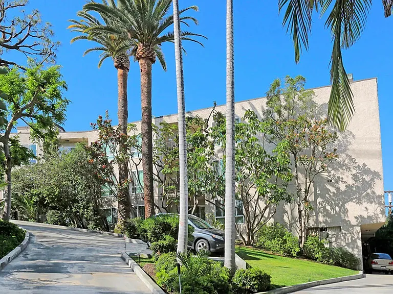 Waverly at Silverlake — Photo 16