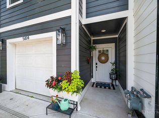 5814 Montgomery Rd, Cincinnati, OH 45213