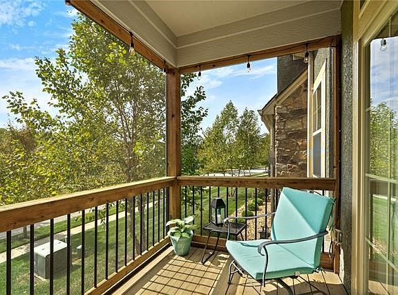 4th image of 14837 Meadow Ln