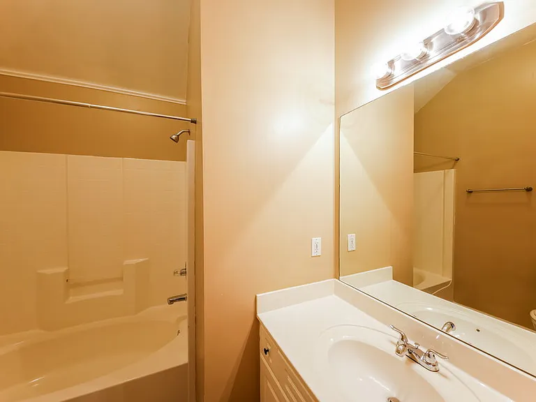 1061 Village Trl — Photo 20