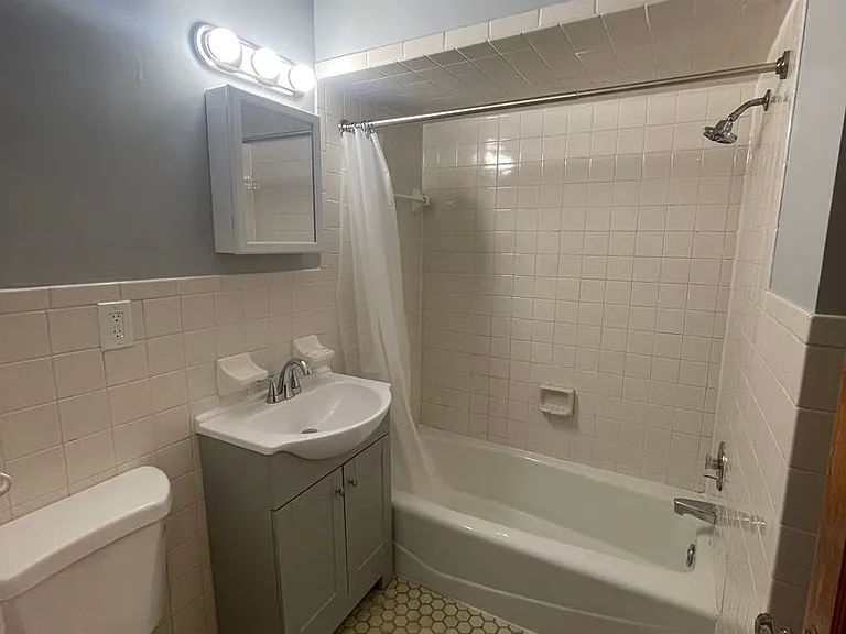 49 S Lake Ave #12 — Photo 12