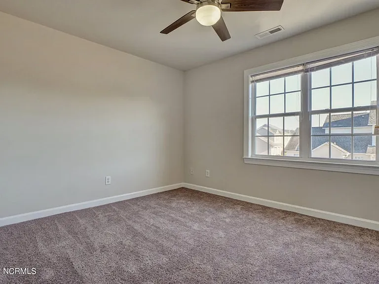 202 Bridgewood Dr — Photo 11