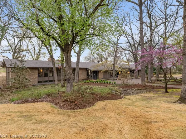 5001 Cliff Dr, Fort Smith, AR 72903