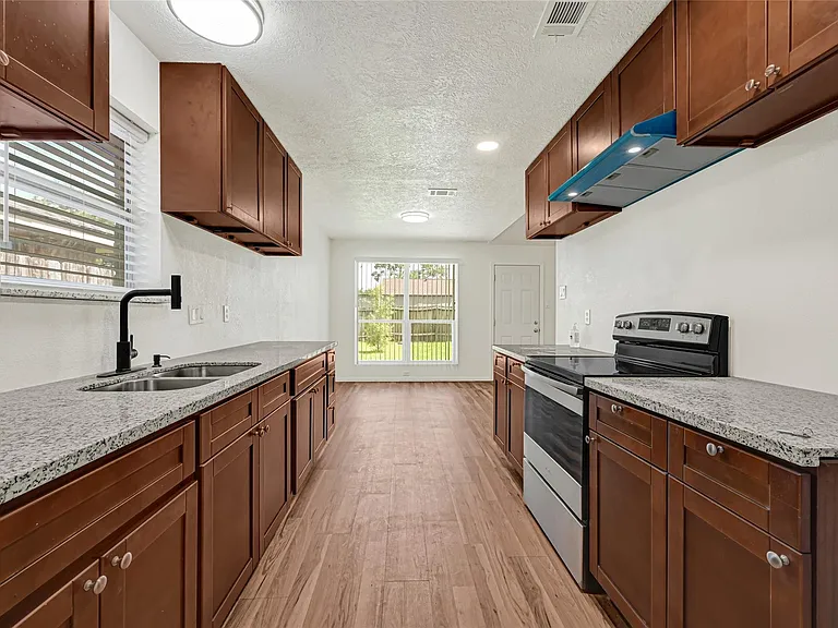 13327 N Thorntree Dr — Photo 12