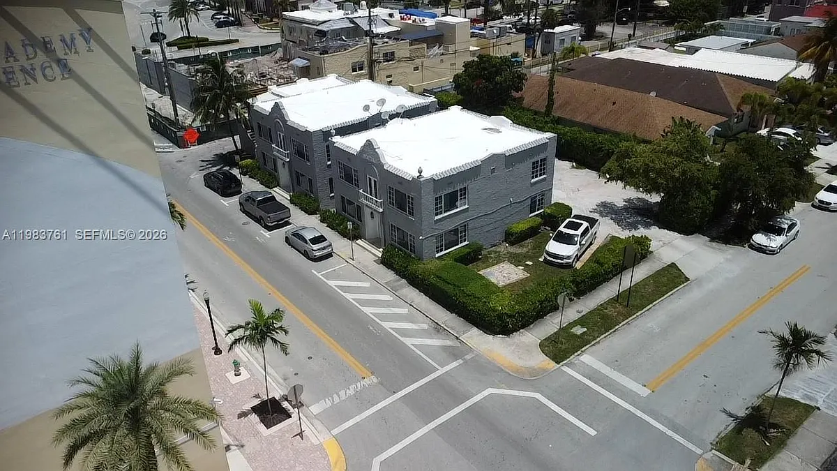 Building Photo - 223 S 17th Ave #2