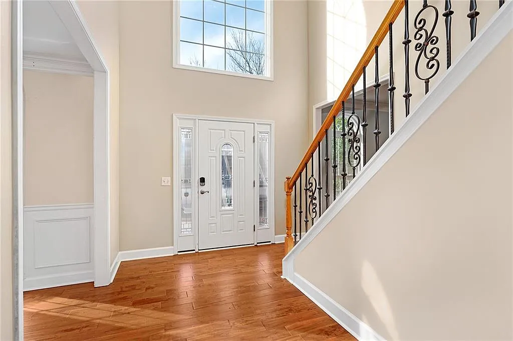 4 bed, 2.5 bath, 2862 sqft, $3,300 — Photo 4