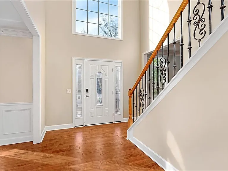 560 Kimball Crest Ct — Photo 4