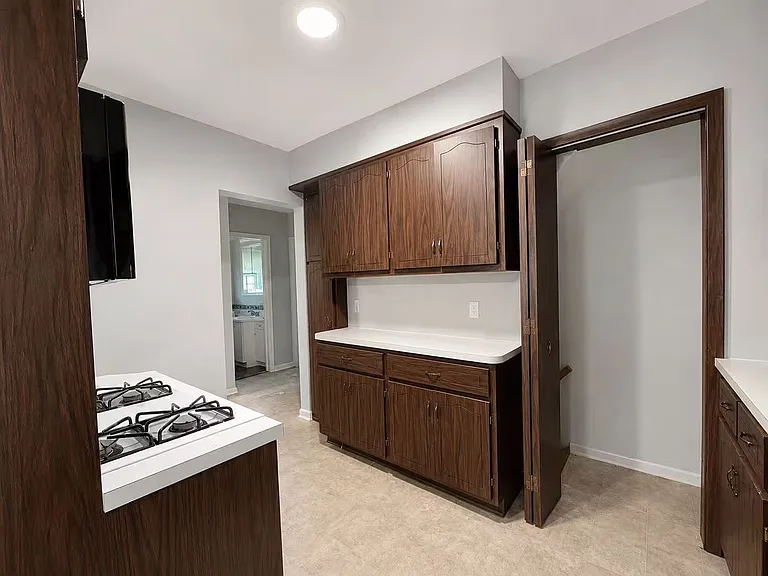 54 Aberdeen Rd — Photo 9