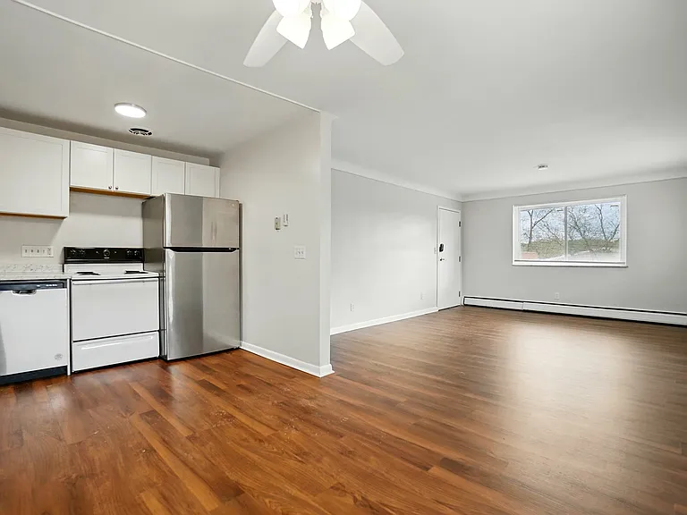 7839 Newbedford Ave #4 — Photo 18