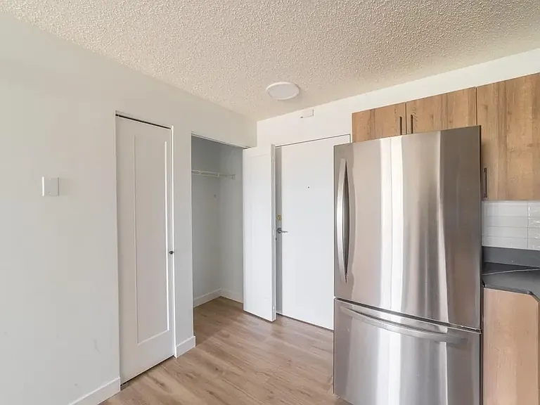 609 King St — Photo 24