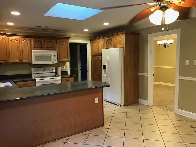 37 Port Royal Dr — Photo 6