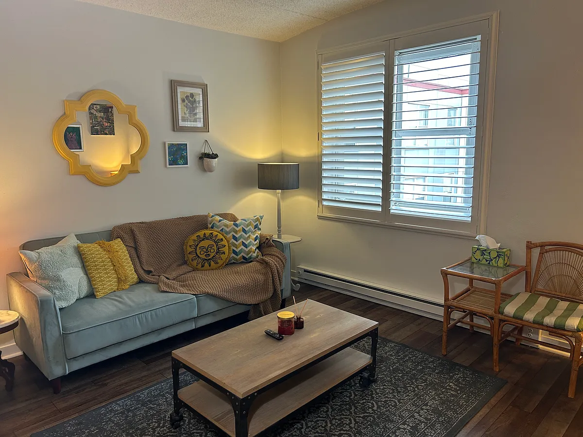 Building Photo - 112 W Washington Blvd #431