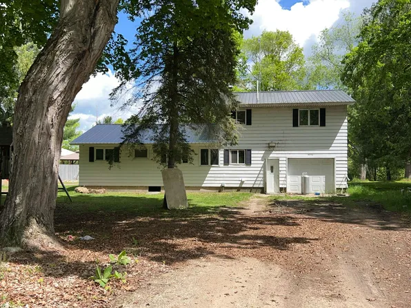 9374 River Bend Dr, Evart, MI 49631