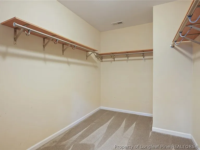 415 Highgrove Dr — Photo 31
