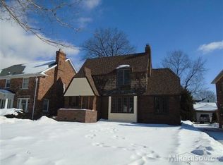 636 Washington Rd, Grosse Pointe, MI 48230