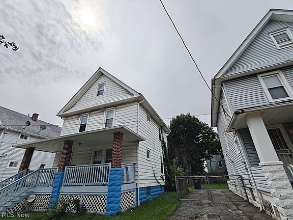 2nd image of 910 Stevenson Rd