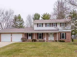 208 Parkview Dr, Chenoa, IL