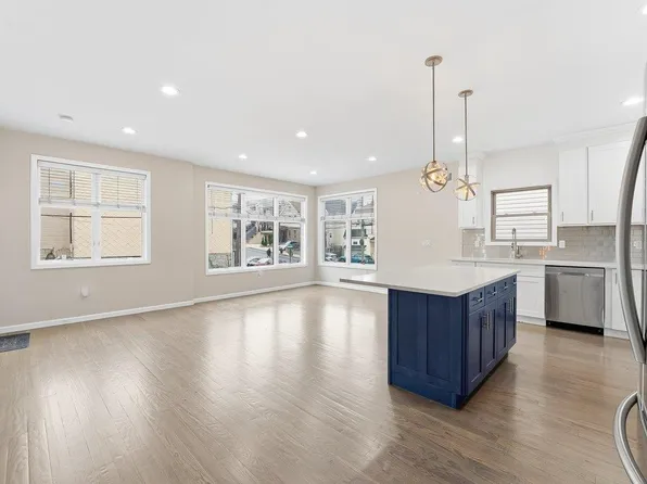 5103 Meadowview Avenue image 5 of 28