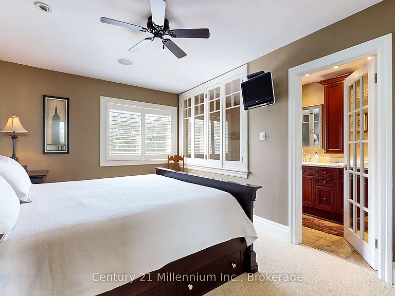 434 Oxbow Cres — Photo 12
