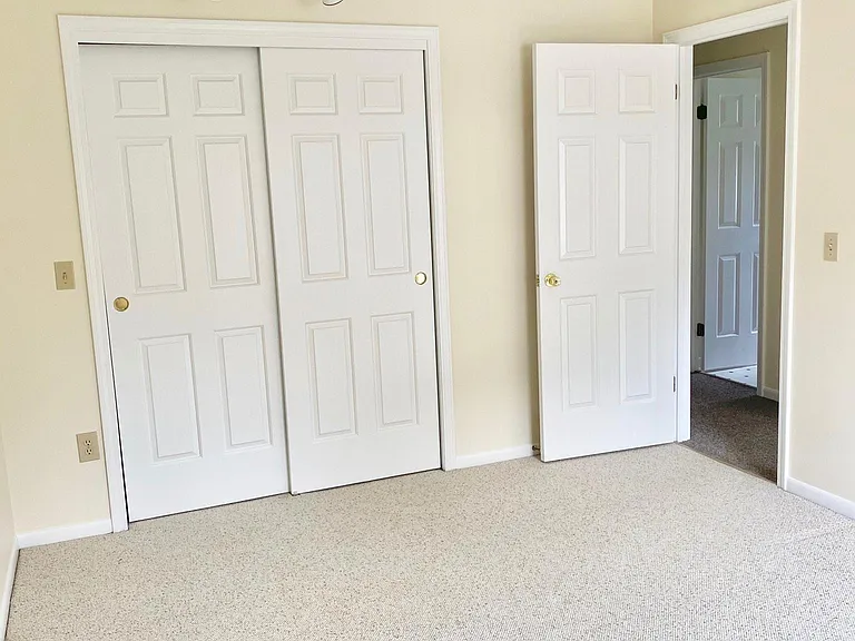 25 Baycrest Dr #601 — Photo 13