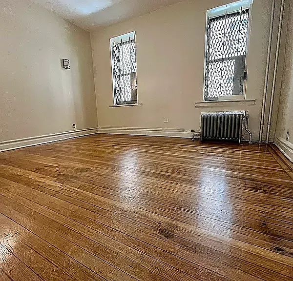 2111 Beekman Pl #1I — Photo 8