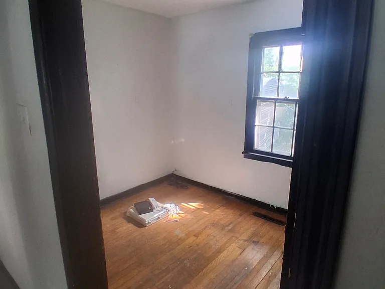 11 B Ln — Photo 11