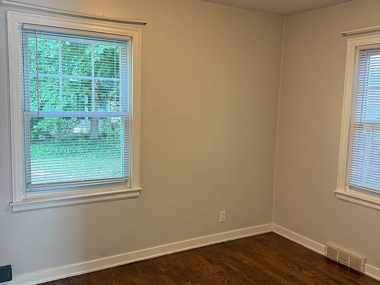 310 Washington Blvd — Photo 8