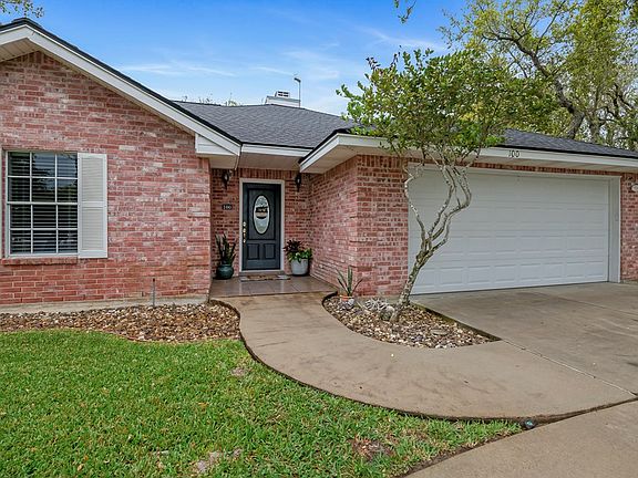 3rd image of 100 Sanleanna Dr