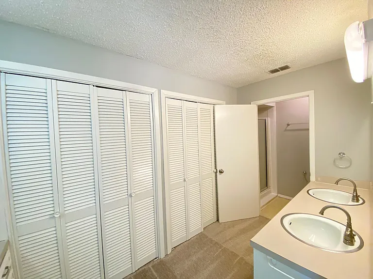 410 Cordell Dr — Photo 11