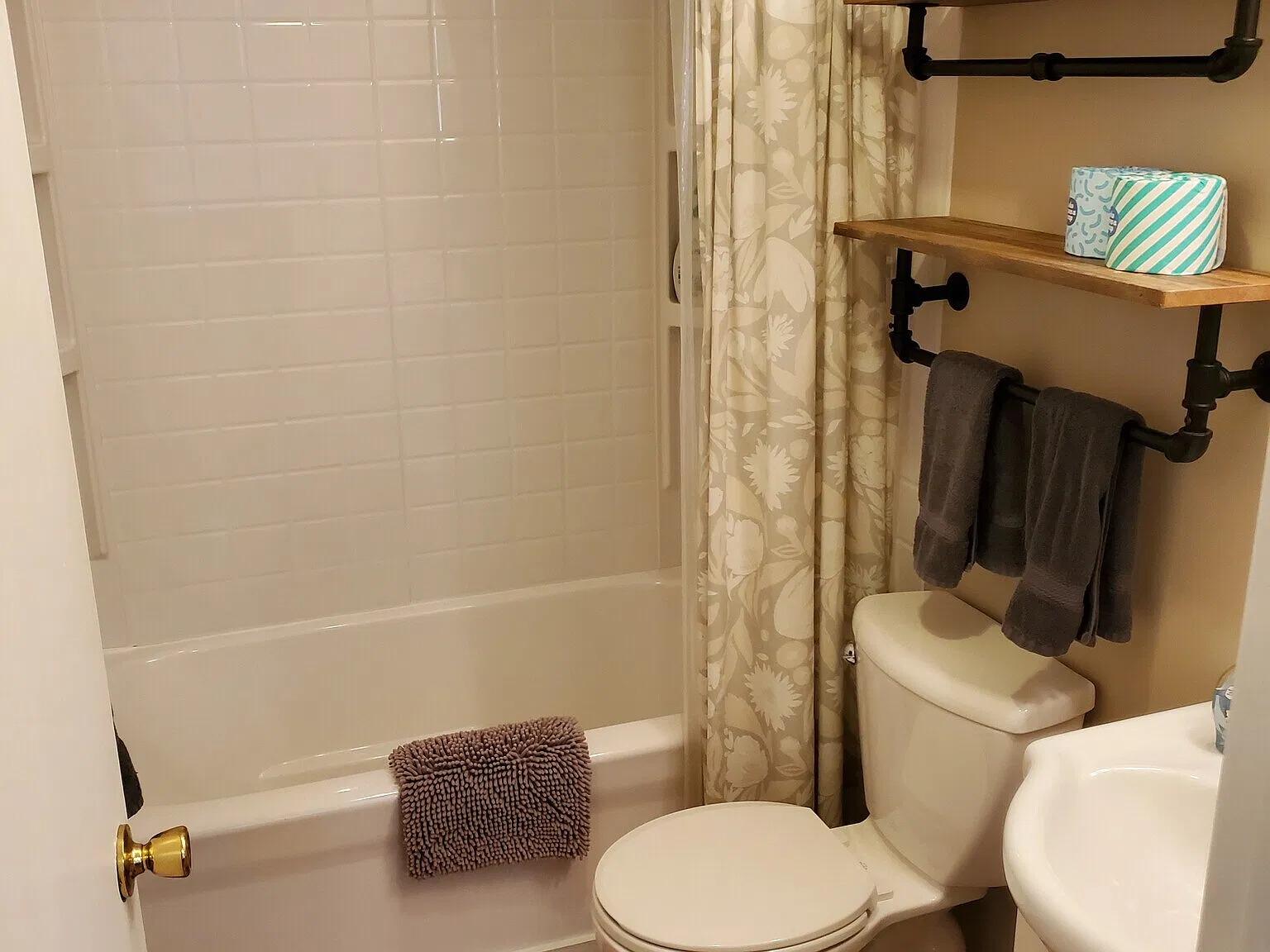 1 bed, 700 sqft, $950 — Photo 1