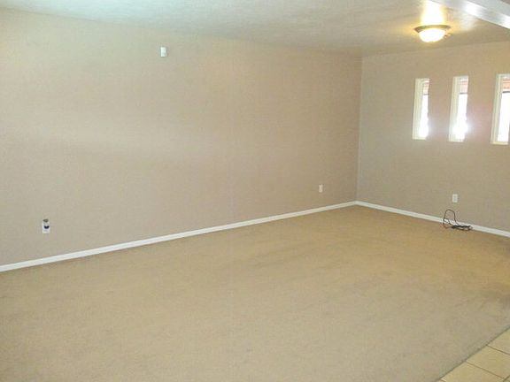 4th image of 1121 Elizabeth Ave