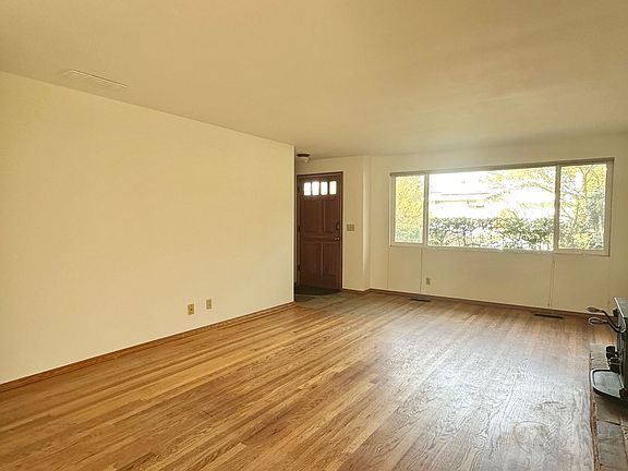 2nd image of 2139 N 137th St