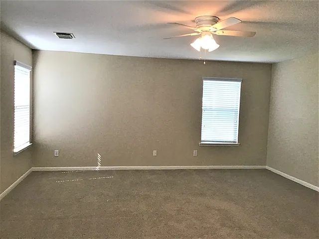 16311 Hayesford Ln — Photo 10