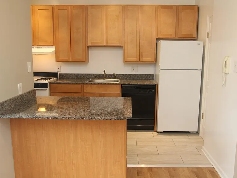 821 Westgate Ave #2S — Photo 8