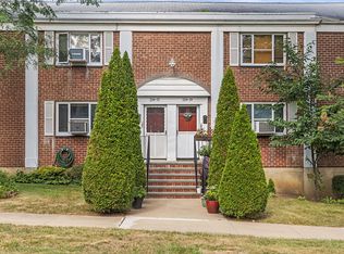 224-17 Manor Rd #L, Queens Village, NY 11427