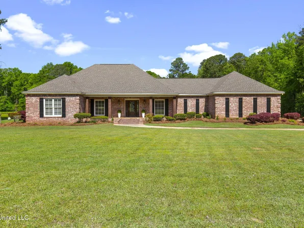 211 Lake Terrace Pl, Brandon, MS 39047
