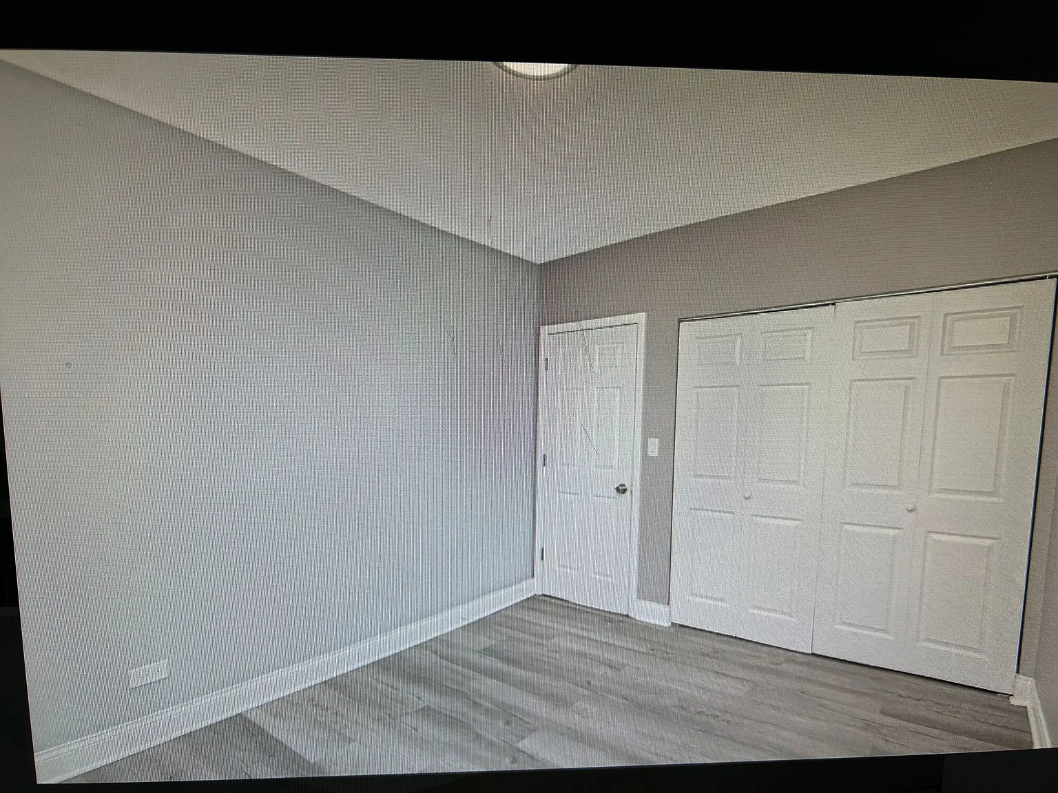 4611 S Drexel — Photo 4