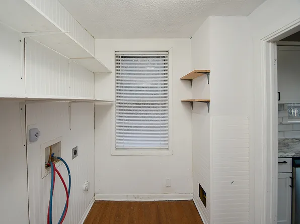 325 Scott St, Council Bluffs, IA 51503