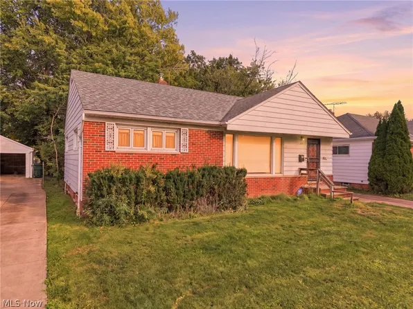 819 E 261st St, Euclid, OH 44132