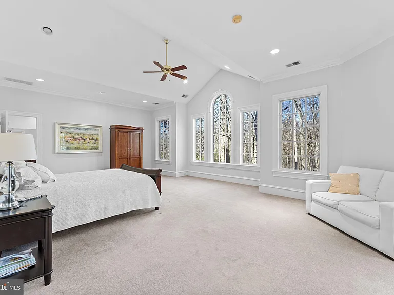 8541 Old Dominion Dr — Photo 43