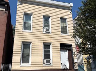 451 3rd St, Troy, NY 12180