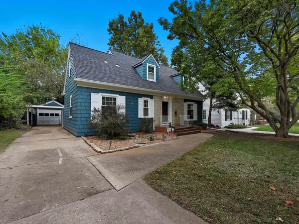 3414 SW Avalon Ln, Topeka, KS 66604