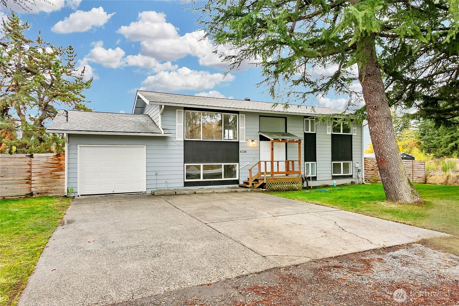 4124 128th Street E photo 1