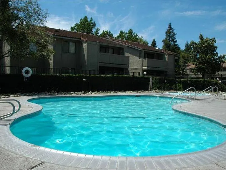 Sunflorin Village Apartments — Photo 21