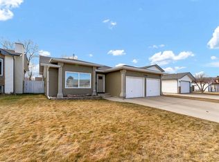 170 E Shannon Dr SE, Medicine Hat, AB T1B 4A9