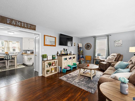 3rd image of 805 5th St