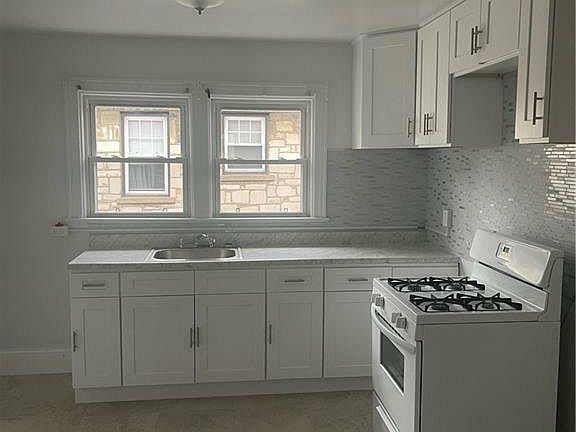 4th image of 32 Linden Ave Floor 2