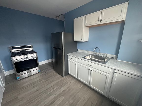 2nd image of 266 Adelaide Ave APT 1